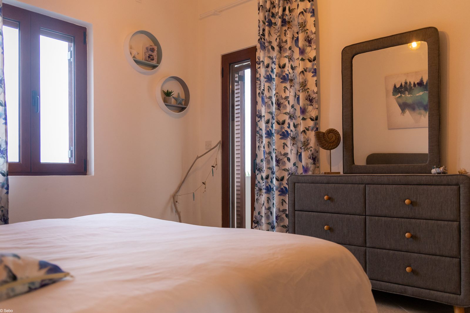 bedroom with beautiful view for rent